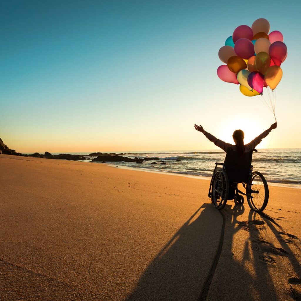 Femme handicapé en fauteuille pleine de résilience