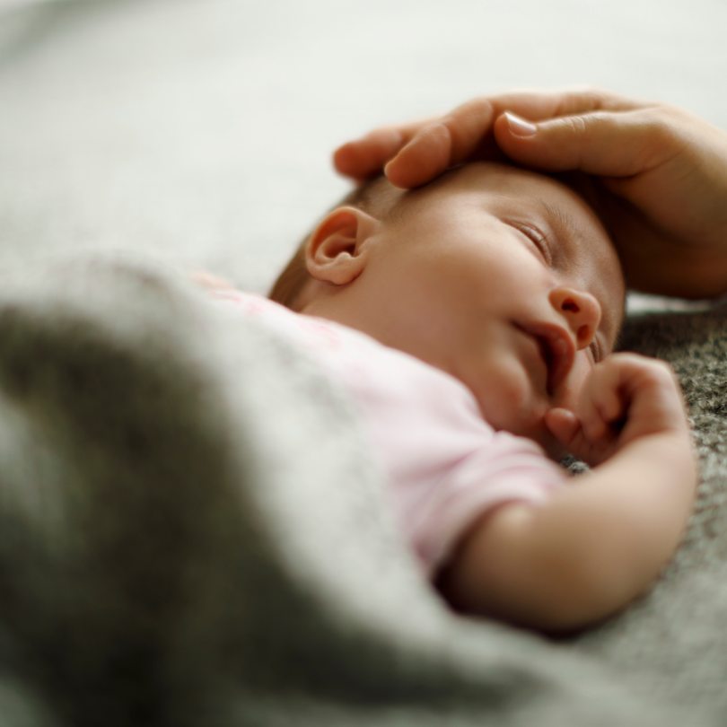 Découvre l'éclairage du Doc sur le témoignage de notre anonyme maman. Perdre un bébé est une épreuve si brutale qu'elle a réussi à dépasser